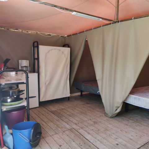 BUNGALOW DE LONA 4 personas - 16 m² sin instalaciones sanitarias