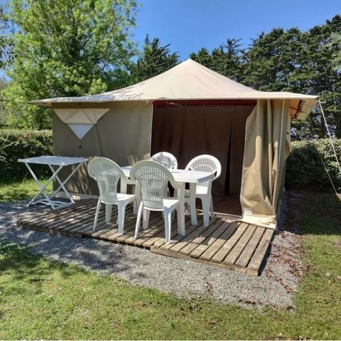 BungalowTent 4 personen - 16 m² zonder sanitair