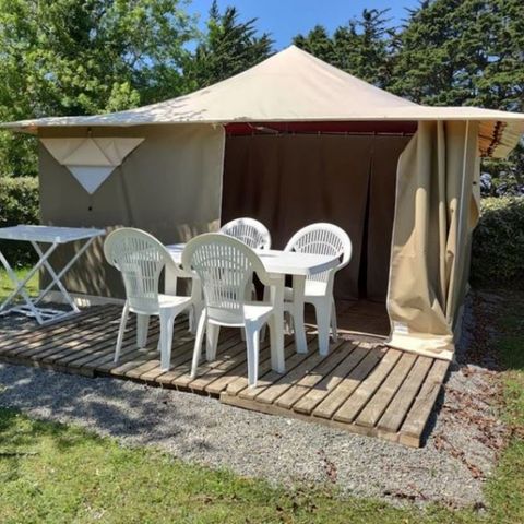 BungalowTent 4 personen - 16 m² zonder sanitair