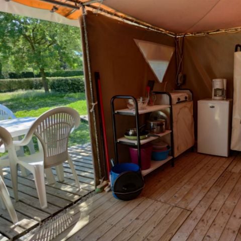 BungalowTent 4 personen - 16 m² zonder sanitair