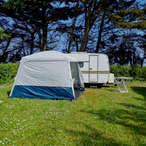 CARAVAN 2 people - 6 m² without sanitary facilities