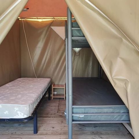 BungalowTent 5 personen - 16 m² zonder sanitair