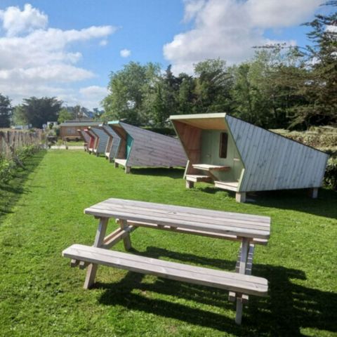 UNUSUAL ACCOMMODATION 2 people - Unusual hut-step