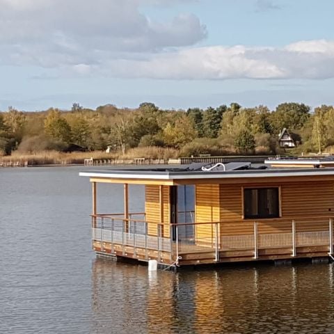 UNUSUAL ACCOMMODATION 6 people - Water lily