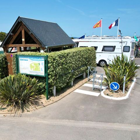 EMPLACEMENT - Forfait Emplacement (Voiure+Tente/Caravance ou Camping Car)