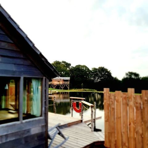 CHALET 4 personen - SPA hut aan het water