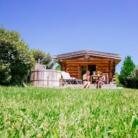 HÉBERGEMENT INSOLITE 4 personnes - Cabane de Trappeur avec spa