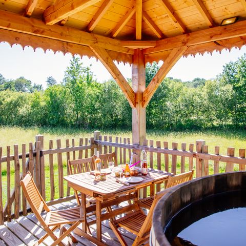 UNIEKE ACCOMMODATIE 6 personen - Cabane - Hooggelegen tempel met spa