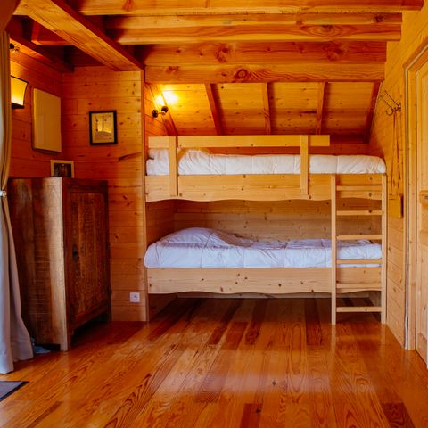 HÉBERGEMENT INSOLITE 6 personnes - Cabane - Temple perché avec spa