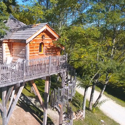 UNUSUAL ACCOMMODATION 4 people - Castle in the trees