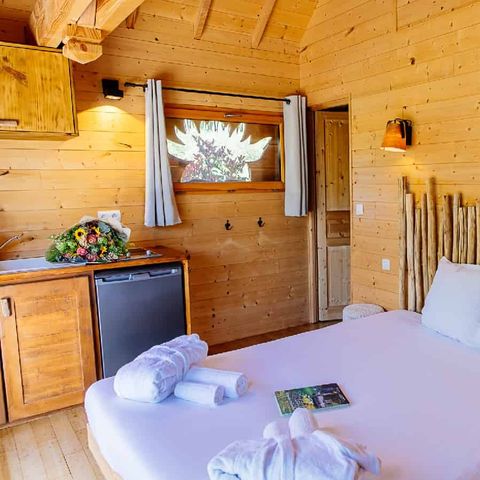 HÉBERGEMENT INSOLITE 4 personnes - Cabane indonésienne avec spa