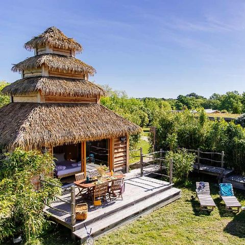 HÉBERGEMENT INSOLITE 4 personnes - Cabane indonésienne avec spa