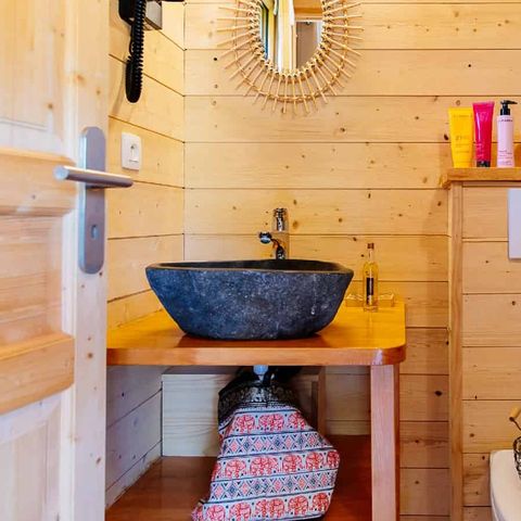 HÉBERGEMENT INSOLITE 4 personnes - Cabane indonésienne avec spa