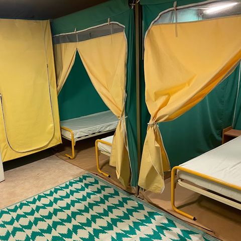 Bungalowtent 4 personen - Canvas tent - 2 slaapkamers - geen sanitair