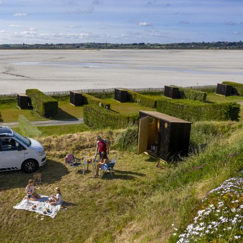 EMPLACEMENT - Premium Vue mer : 1 Slow Box + 1 voiture + électricité 6A