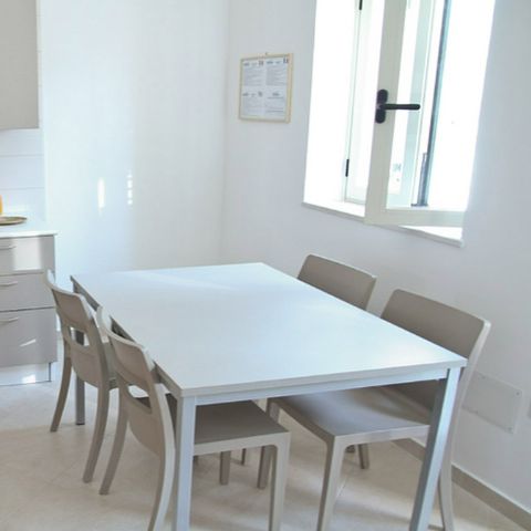 APPARTEMENT 4 personen - BILOCALE STANDAARD PLUS (strand op 200 meter)