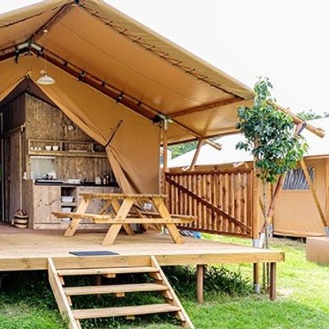 TENDA IN TELA E LEGNO 6 persone - Safari Lodge Tent | 3 Ch. | 6 Pers. | 1 SDB | Clim.