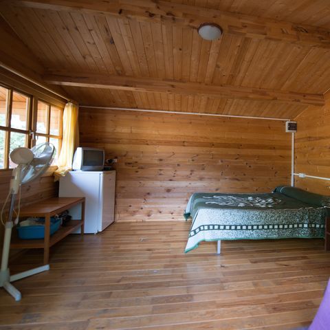 CHALET 4 people - without kitchen - without sanitary facilities