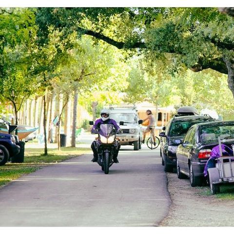 PARZELLE - Stellplatz (Auto+Zelt/Wohnwagen)