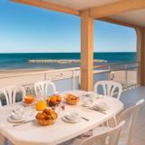 APARTEMENTO 8 personas - CAMAROTE Y ENTRESUELO 8 PERS - VISTA AL MAR