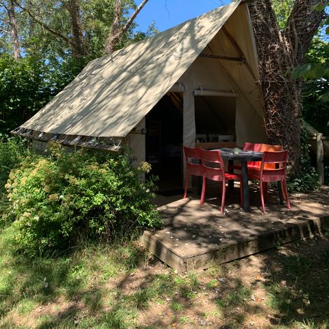 CANVAS AND WOOD TENT 5 people - The Amazon (without sanitary facilities)