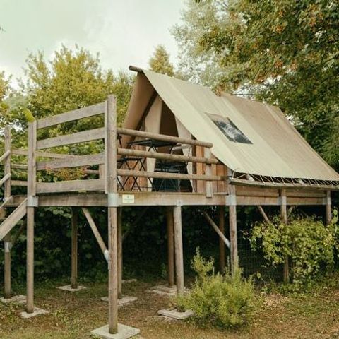 UNUSUAL ACCOMMODATION 2 people - La Canadienne on stilts (without sanitary facilities)