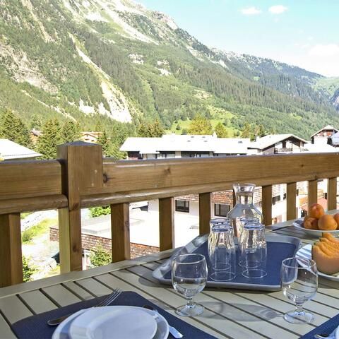 APARTMENT 6 people - 2-room flat + cabin area sleeps 6