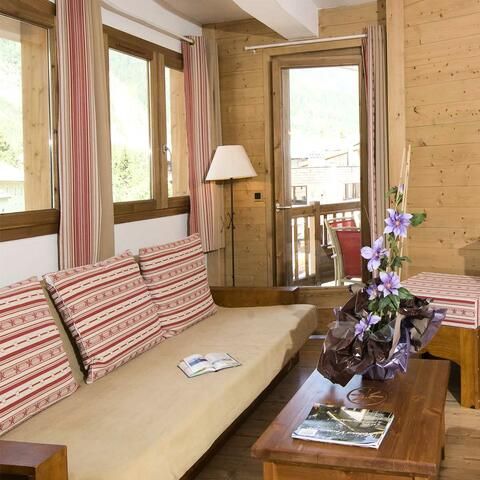 APARTMENT 6 people - 2-room flat + cabin area sleeps 6