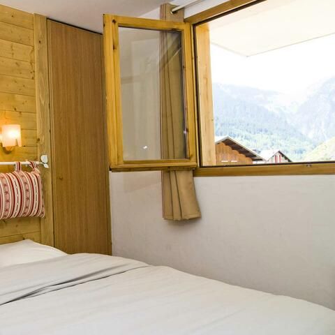 APARTMENT 8 people - 3-room flat + mountain corner sleeps 8