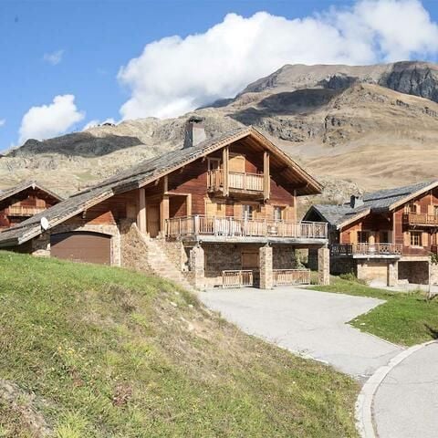 La Résidence Les Chalets de L'Altiport   - Camping Isère