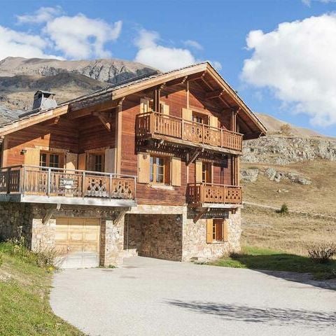 La Résidence Les Chalets de L'Altiport   - Camping Isère