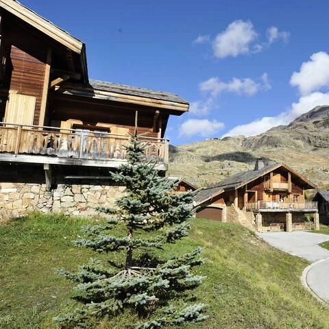 La Résidence Les Chalets de L'Altiport   - Camping Isère - Afbeelding N°2