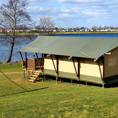 CANVAS AND WOOD TENT 6 people - including sanitary facilities