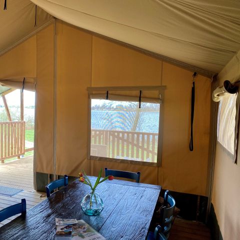 CANVAS AND WOOD TENT 6 people - including sanitary facilities