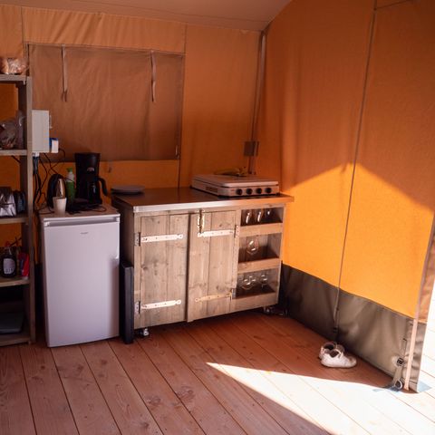 CANVAS AND WOOD TENT 6 people - incl. private sanitary unit