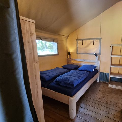 CANVAS AND WOOD TENT 5 people - including sanitary facilities