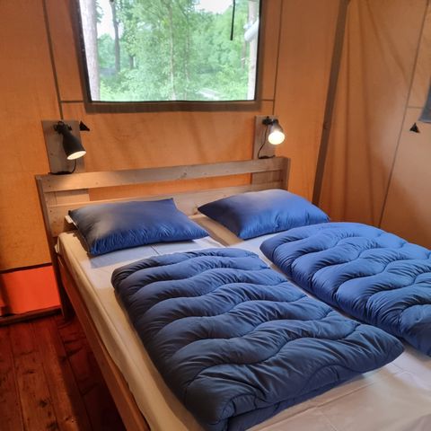 CANVAS AND WOOD TENT 4 people - Luxury incl. sanitary facilities (MIVA)