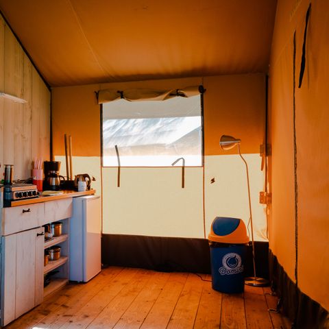 CANVAS AND WOOD TENT 6 people - including sanitary facilities