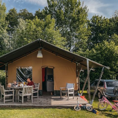 CANVAS AND WOOD TENT 4 people - including sanitary facilities