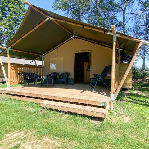 CANVAS AND WOOD TENT 6 people - including sanitary facilities