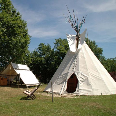 AUßERGEWÖHNLICHE UNTERKUNFT 5 Personen - Tipi