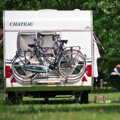 EMPLACEMENT - 2 personnes avec électricité