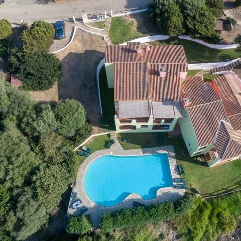 VILLA 4 personnes - In, accès à la piscine commune