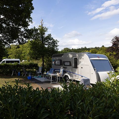 EMPLACEMENT - Forfait Natura (1 tente, caravane ou camping-car / 1 voiture)