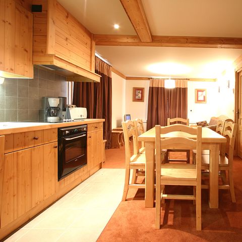 APARTMENT 1 person - 4 room cabin for 8 persons PMR