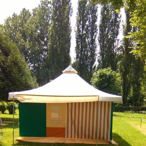 BUNGALOWTENT 4 personen - zonder sanitaire voorzieningen