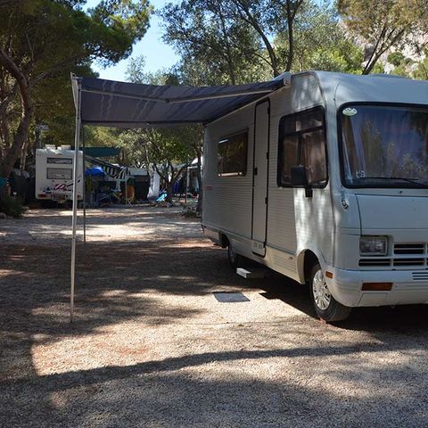 Stellplatz - 1 Wohnmobil/Wohnwagen + 2 Personen