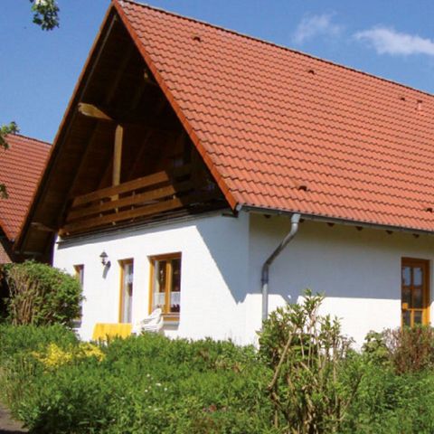 BUNGALOW 5 people - Spacious apartment with oven, located in the green Bruchttal valley