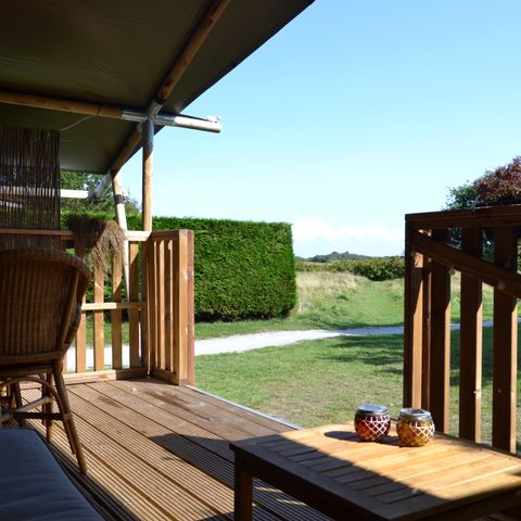 CANVAS AND WOOD TENT 4 people - south-facing with luxury shower and views of the golf course