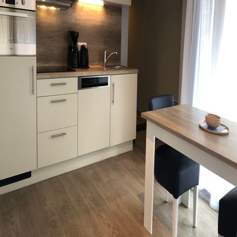 APPARTEMENT 2 personnes - Confort | Chambre - Adaptée aux personnes handicapées | Vue sur la ville